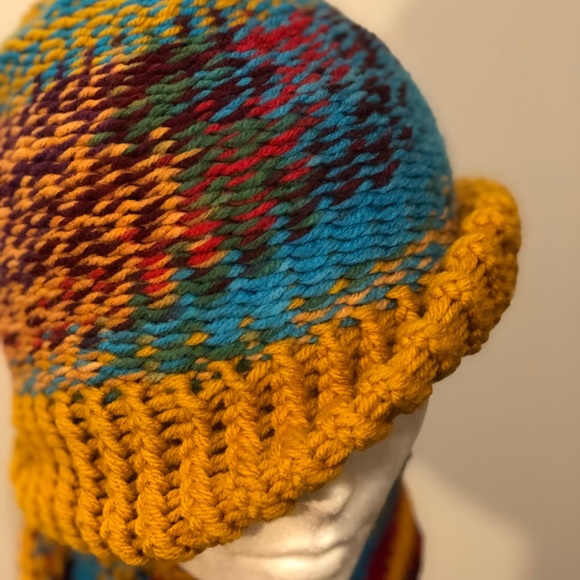 Reversible Crochet/knitted hat set. NWOT. - Picture 3 of 8